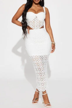 Hollow-Out Lace Laid Back Dress Suit