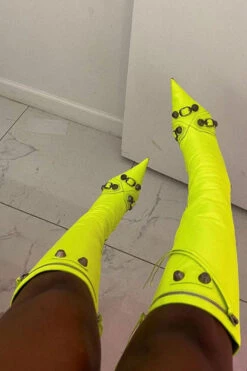 Rivet Design Rocking Pointed Toe Boots 23 Rivet Design Rocking Pointed Toe Boots -Prettytina H22100901 YE 2